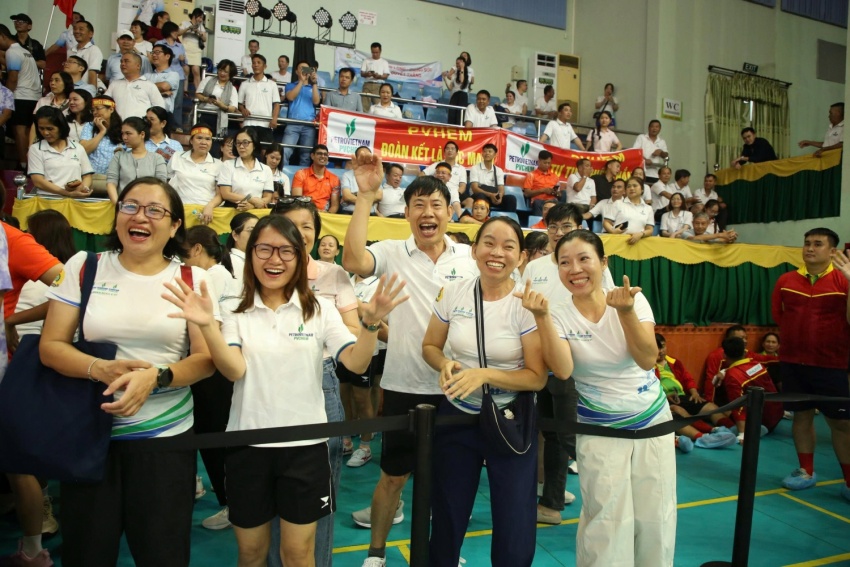 Công đoàn Nghiên cứu Khoa học và Đào tạo bùng nổ sức trẻ, thắt chặt đoàn kết tại Hội thao Petrovietnam 2026 Công đoàn Nghiên cứu Khoa học và Đào tạo bùng nổ sức trẻ, thắt chặt đoàn kết tại Hội thao PETROVIETNAM 2026