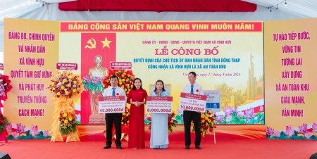 Agribank nối dài hành trình "Nâng bước em tới trường"