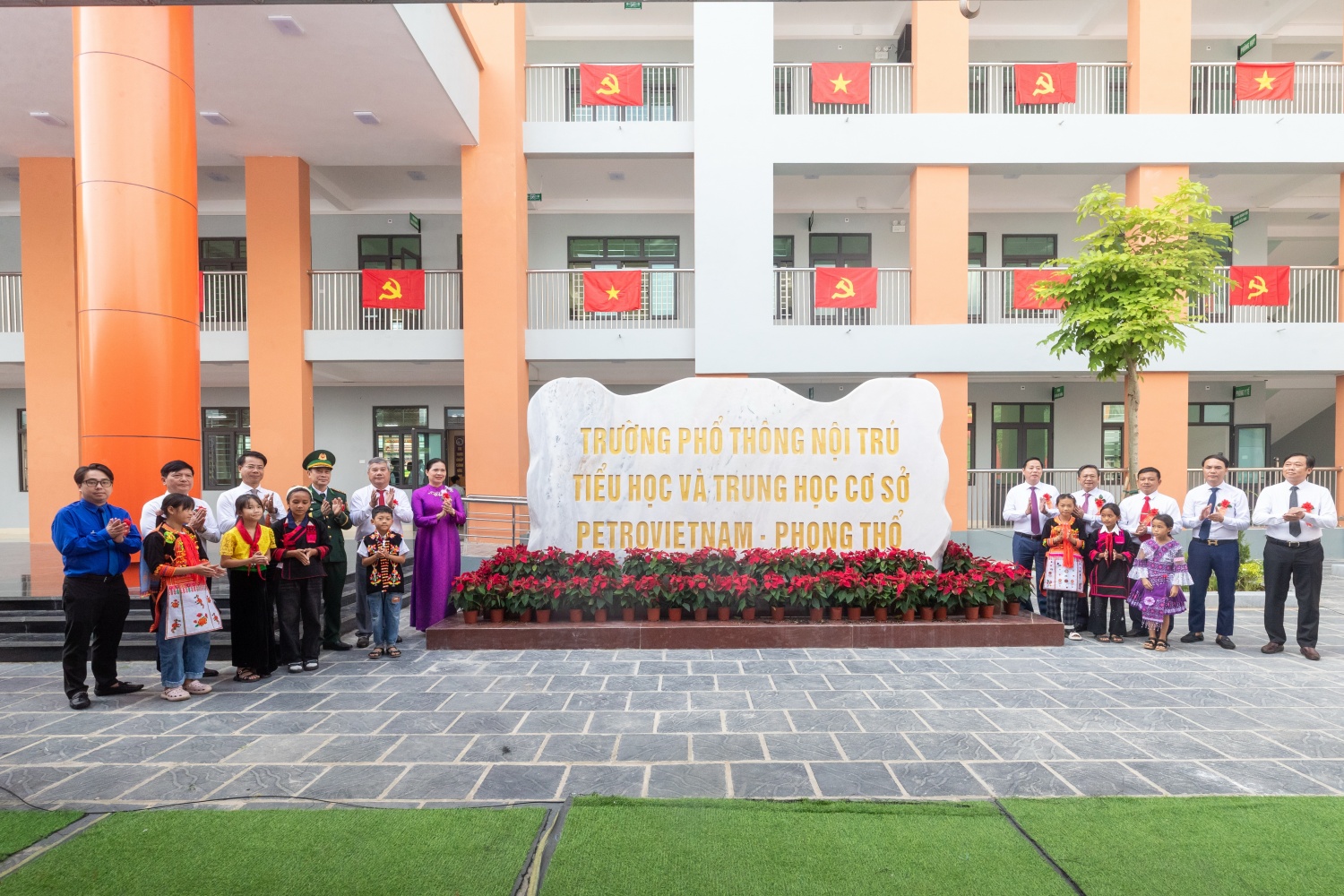 Nghĩa tình PETROVIETNAM mùa khai trường