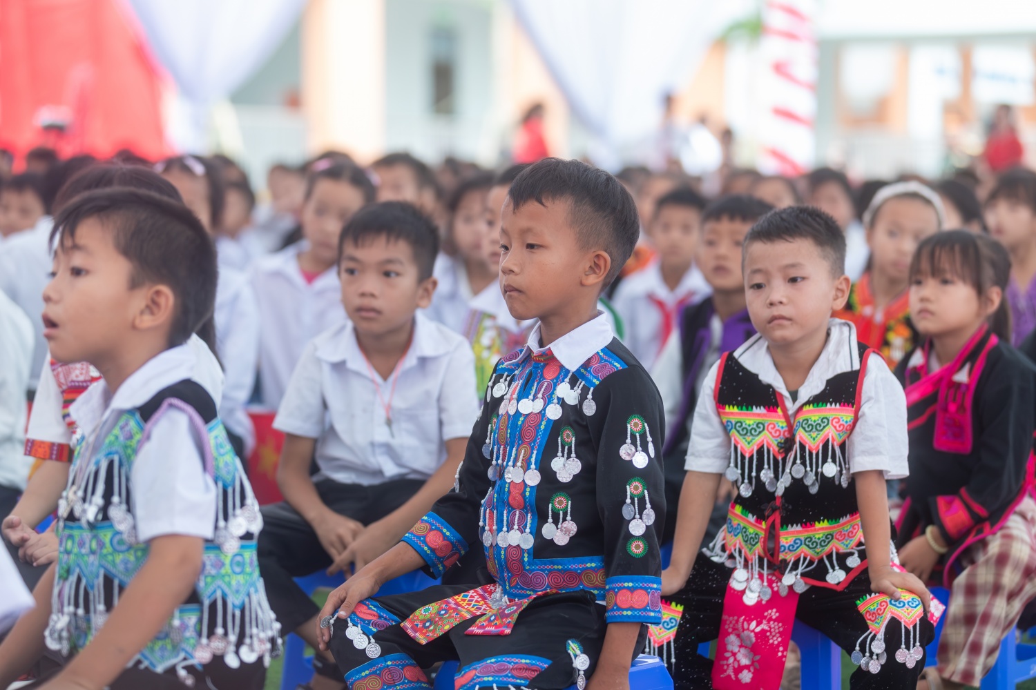 Chuyện về những bát cơm nóng giữ chân học sinh nơi biên cương Phong Thổ