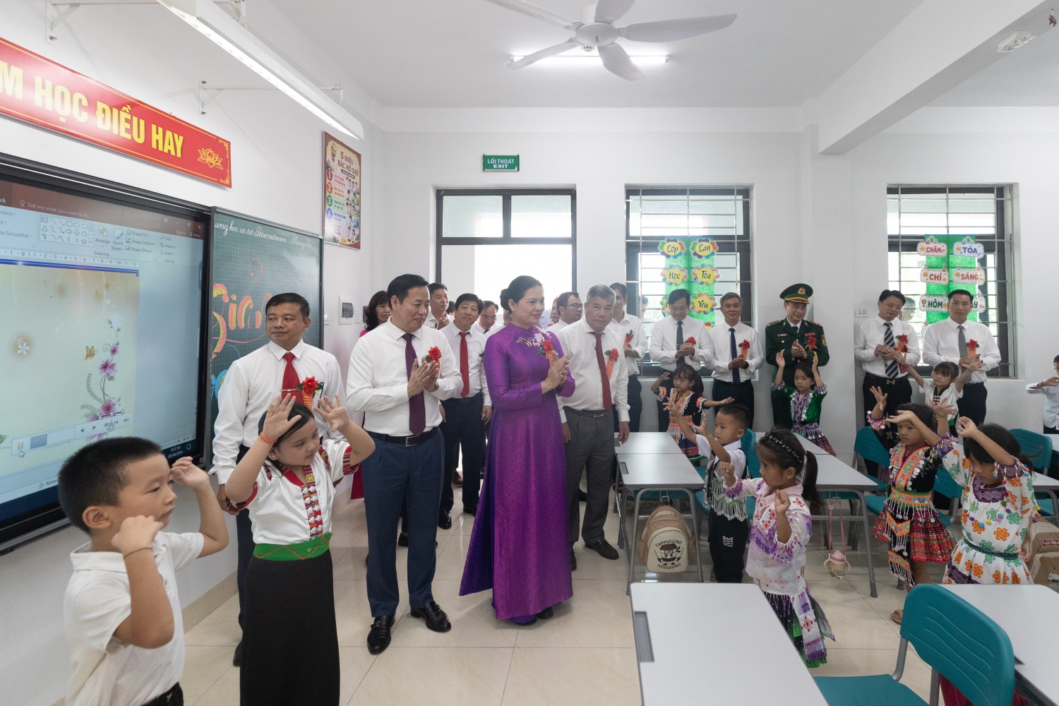 Khai giảng và khánh thành Trường PETROVIETNAM - Phong Thổ (Lai Châu): Điểm tựa cho ước mơ và khát vọng bay xa
