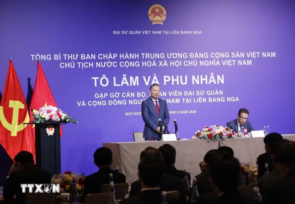 Tổng Bí thư, Chủ tịch nước Tô Lâm gặp gỡ cán bộ, nhân viên Đại sứ quán và cộng đồng người Việt Nam tại Liên bang Nga