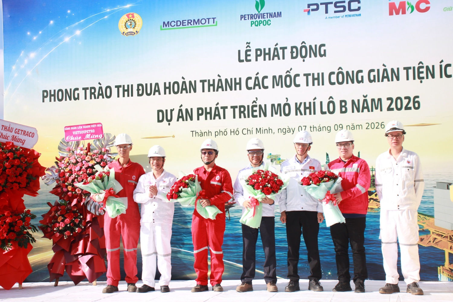 Phát động thi đua cao điểm hoàn thành thi công Giàn tiện ích và nhà ở Dự án Phát triển mỏ Khí Lô B