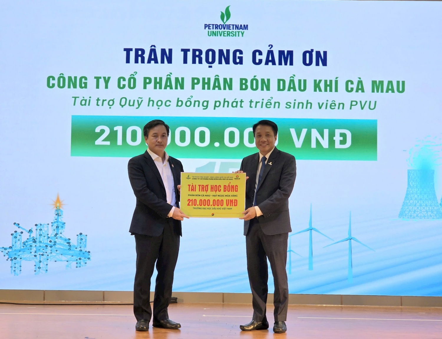 Phân bón Cà Mau tiếp sức học sinh, sinh viên trong năm học mới Phân bón Cà Mau tiếp sức học sinh, sinh viên trong năm học mới