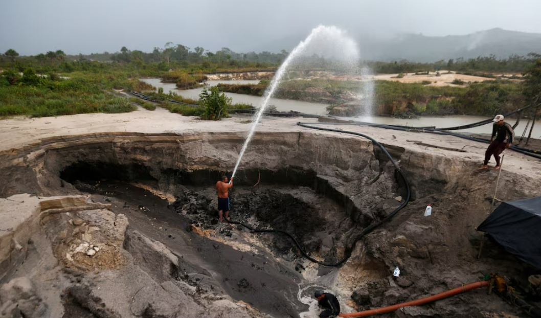 Sau dầu mỏ, Mỹ nhắm tới vàng và khoáng sản Venezuela
