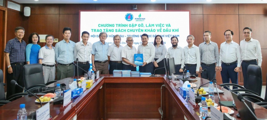 PVU đón tiếp và làm việc với Hội Dầu khí Vũng Tàu: Kết nối tri thức, truyền lửa cho thế hệ trẻ PVU làm việc với Chi hội Dầu khí Vũng Tàu: Kết nối tri thức, truyền lửa cho thế hệ trẻ