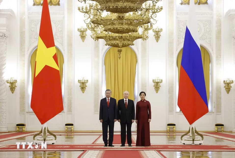 Tổng thống Nga Putin chủ trì Lễ đón Tổng Bí thư, Chủ tịch nước Tô Lâm cùng Phu nhân Tổng thống Nga Putin chủ trì Lễ đón Tổng Bí thư, Chủ tịch nước Tô Lâm cùng Phu nhân