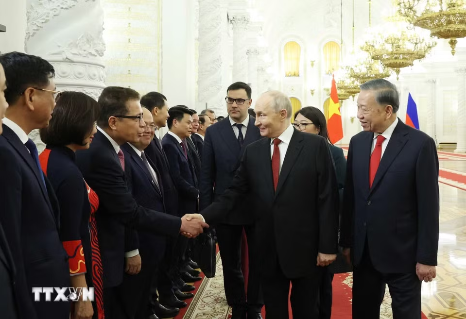 Tổng thống Nga Putin chủ trì Lễ đón Tổng Bí thư, Chủ tịch nước Tô Lâm cùng Phu nhân Tổng thống Nga Putin chủ trì Lễ đón Tổng Bí thư, Chủ tịch nước Tô Lâm cùng Phu nhân