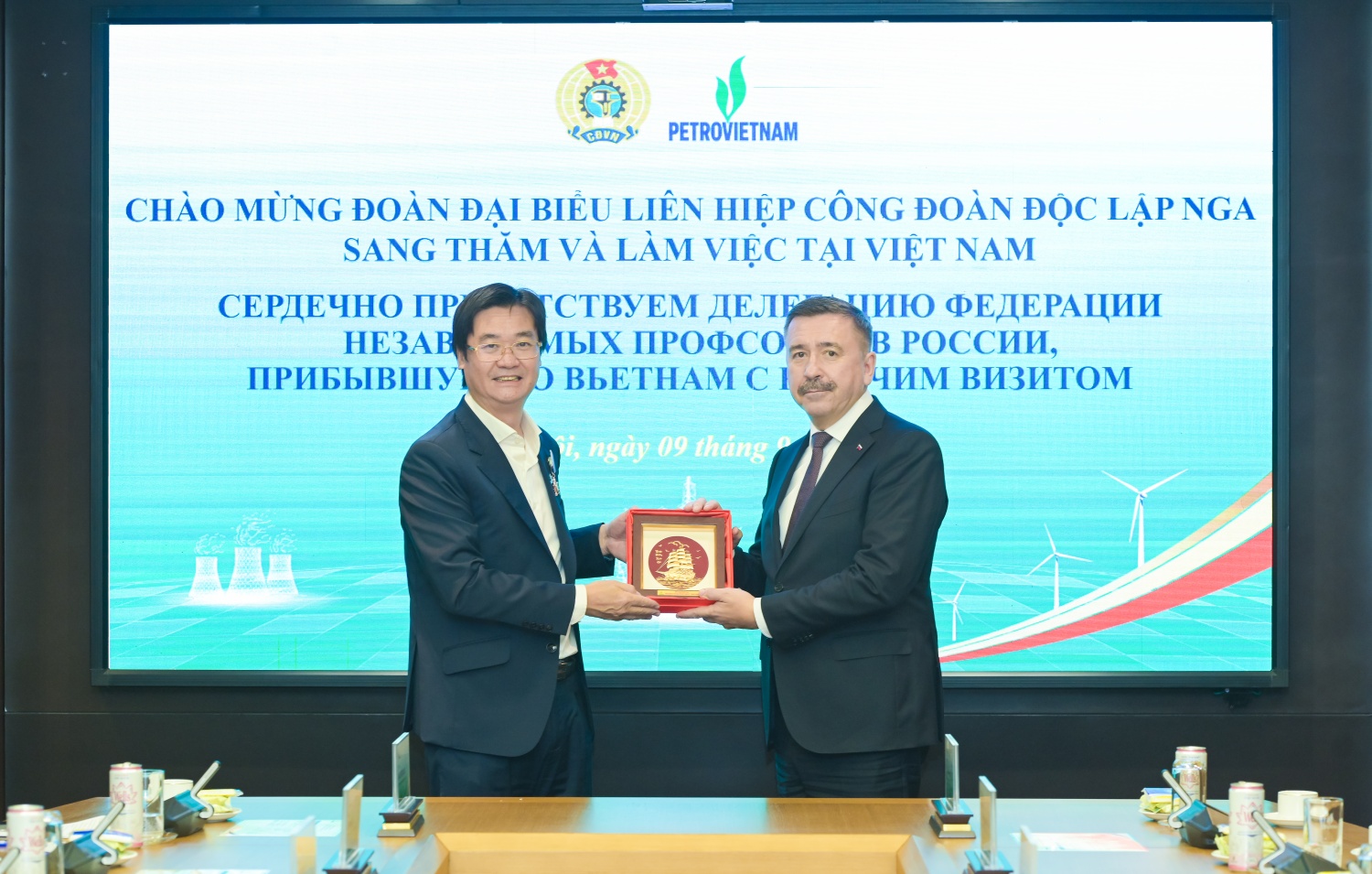 Công đoàn PETROVIETNAM tăng cường hợp tác với Liên hiệp Công đoàn Độc lập Nga