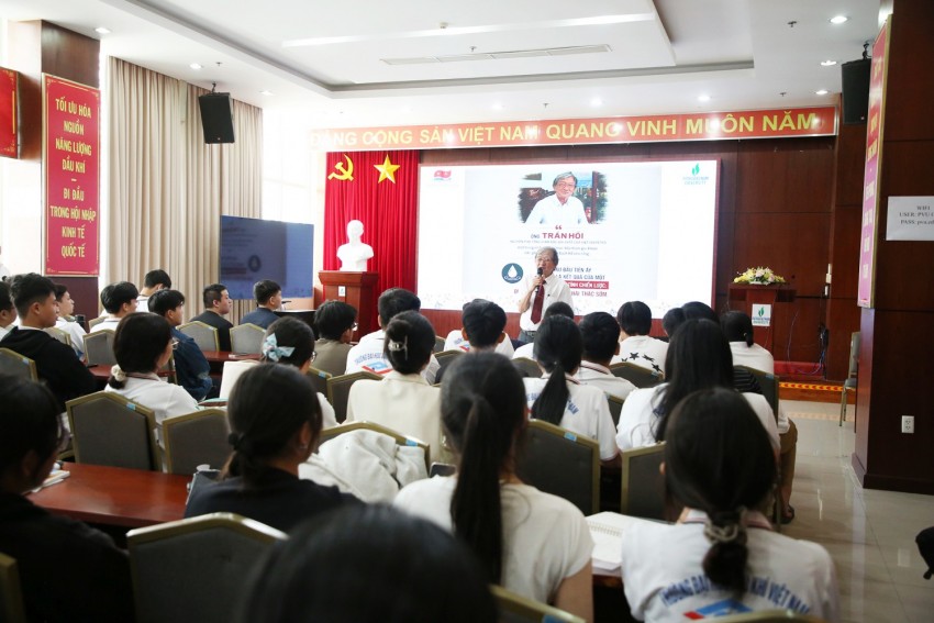 Truyền lửa đam mê, thắp sáng khát vọng cho thế hệ trẻ PVU Truyền lửa đam mê, thắp sáng khát vọng cho thế hệ trẻ PVU