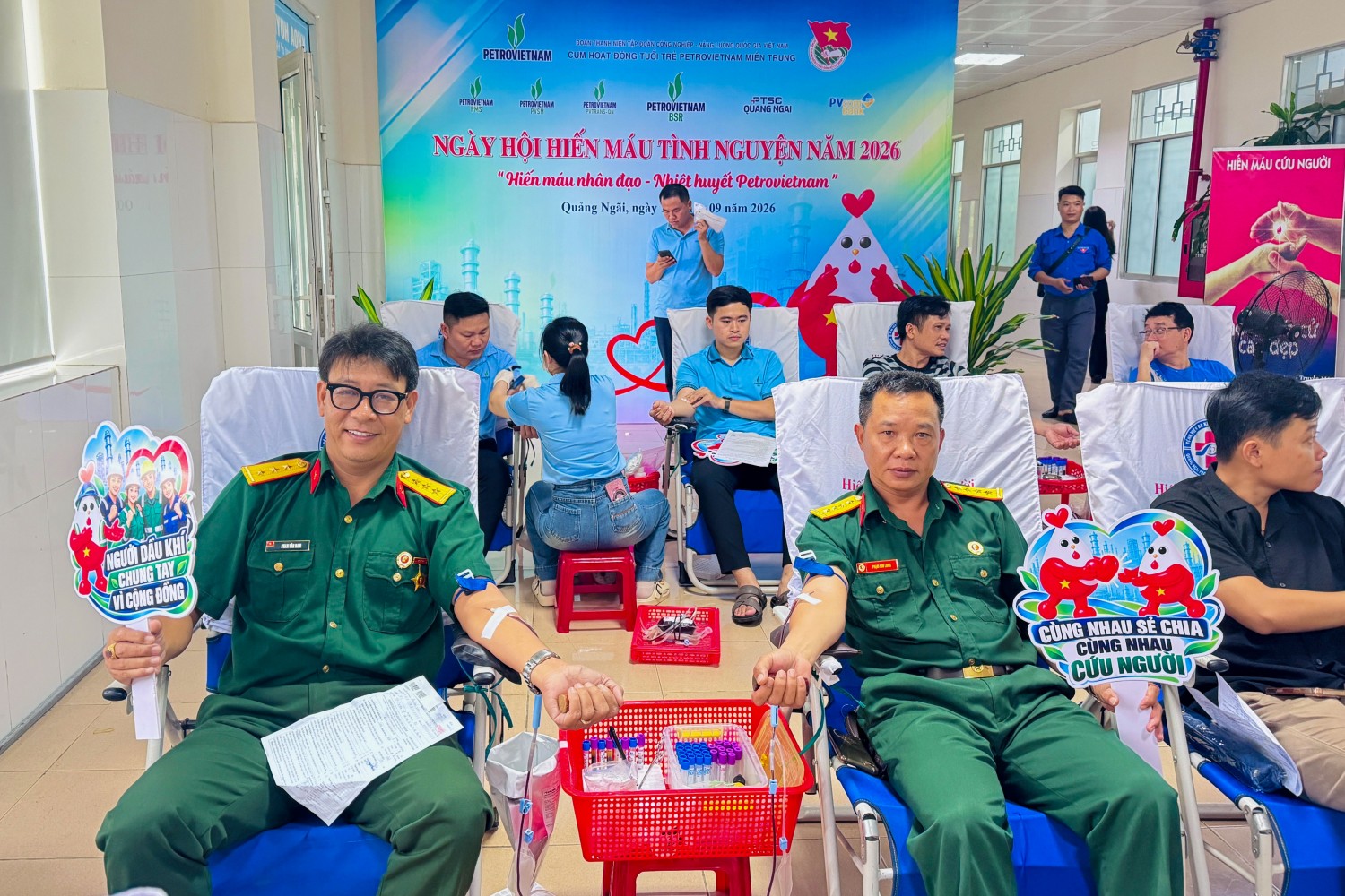 Các hội viên Hội Cựu Chiến binh BSR cũng hào hứng tham gia vào hoạt động ý nghĩa. Các hội viên Hội Cựu Chiến binh BSR cũng hào hứng tham gia vào hoạt động ý nghĩa.