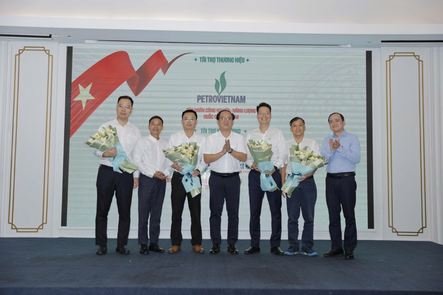 Phân bón Cà Mau và hành trình cùng những bước chân đất Mũi