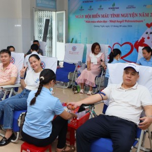 "Nhiệt huyết PETROVIETNAM": Sẻ chia những giọt máu “Nghĩa tình” tại Quảng Ngãi