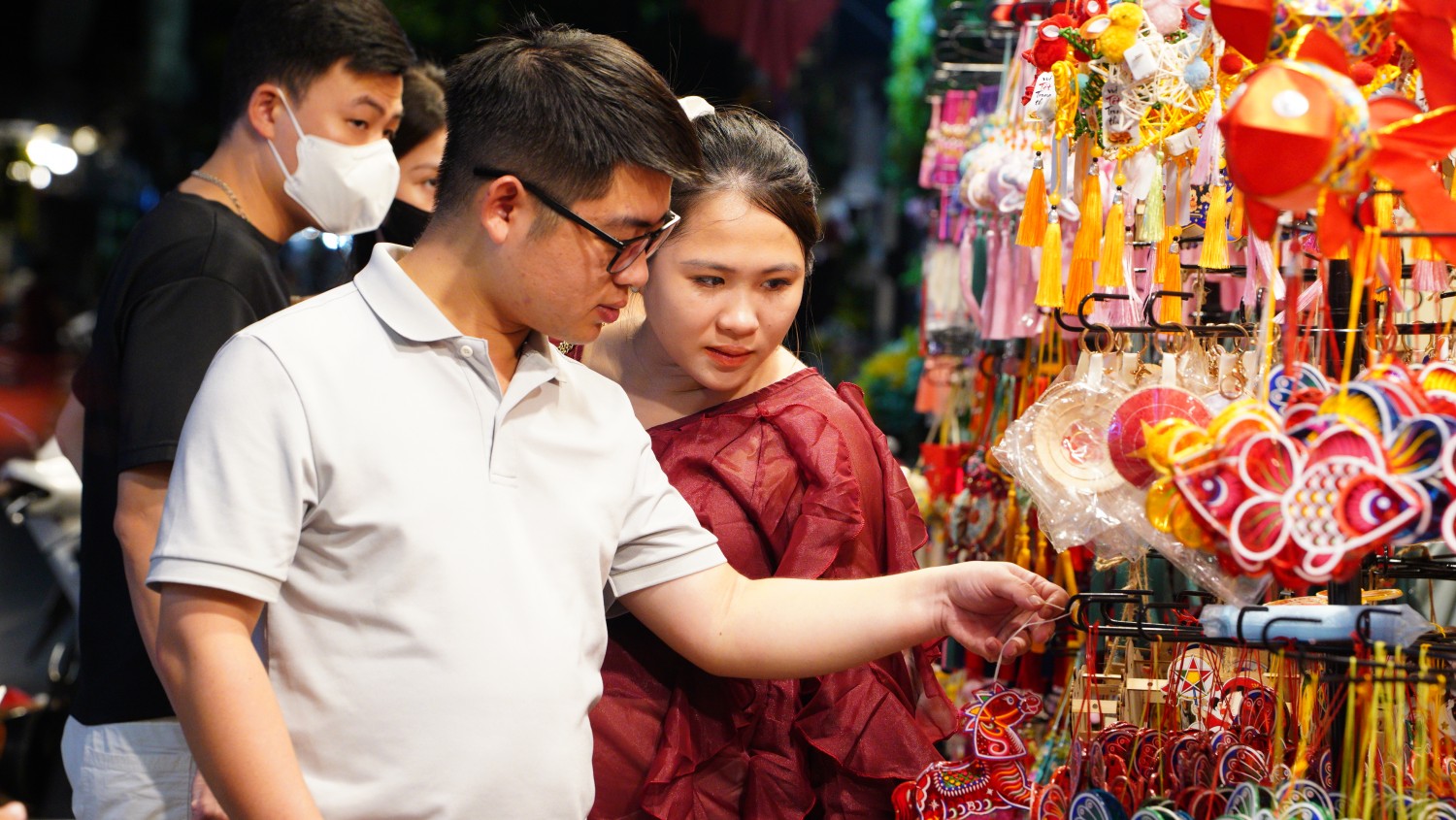 Phố Hàng Mã rực rỡ sắc màu Trung thu
