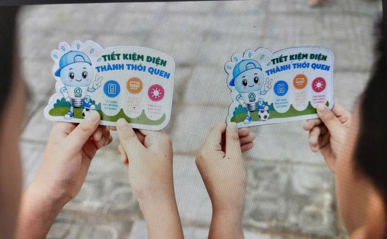 Tin tức nổi bật ngày 14/9: Học sinh Hà Nội được hướng dẫn sử dụng năng lượng an toàn, tiết kiệm