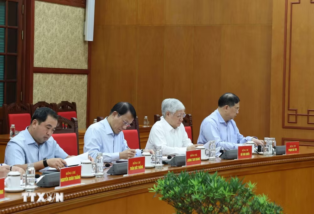 Tổng Bí thư, Chủ tịch nước Tô Lâm: Hoàn thiện quy định về đảng viên làm kinh tế tư nhân, phát huy nguồn lực cho phát triển Tổng Bí thư, Chủ tịch nước Tô Lâm: Hoàn thiện quy định về đảng viên làm kinh tế tư nhân, phát huy nguồn lực cho phát triển