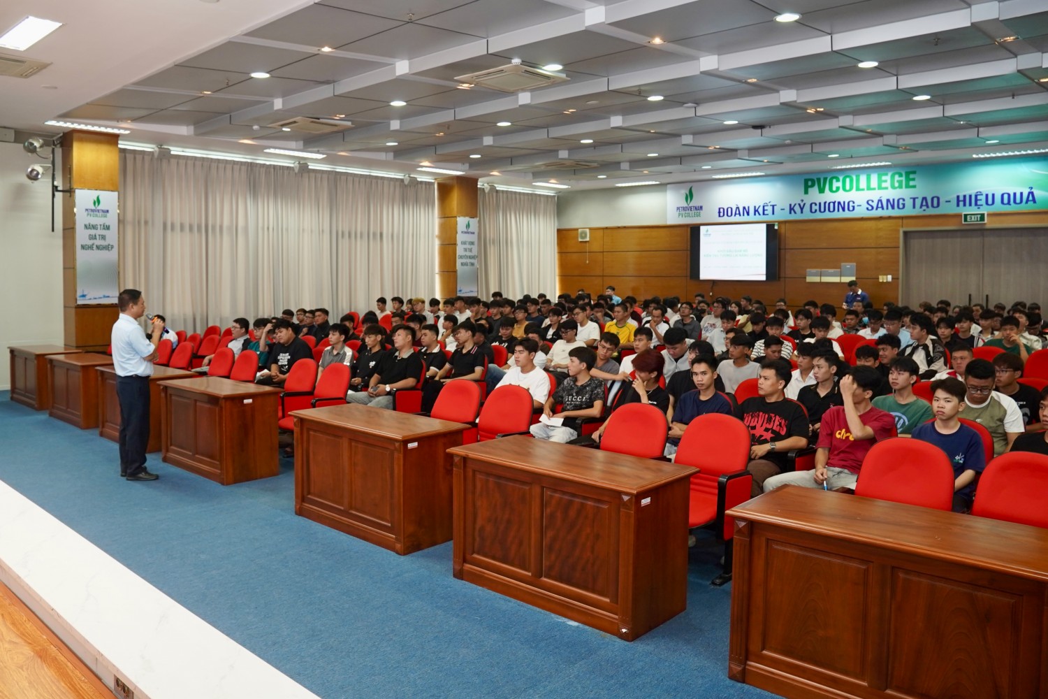 PVCollege định hướng hành trang nghề nghiệp cho tân sinh viên khóa 2026 PVCollege định hướng hành trang nghề nghiệp cho tân sinh viên khóa 2026
