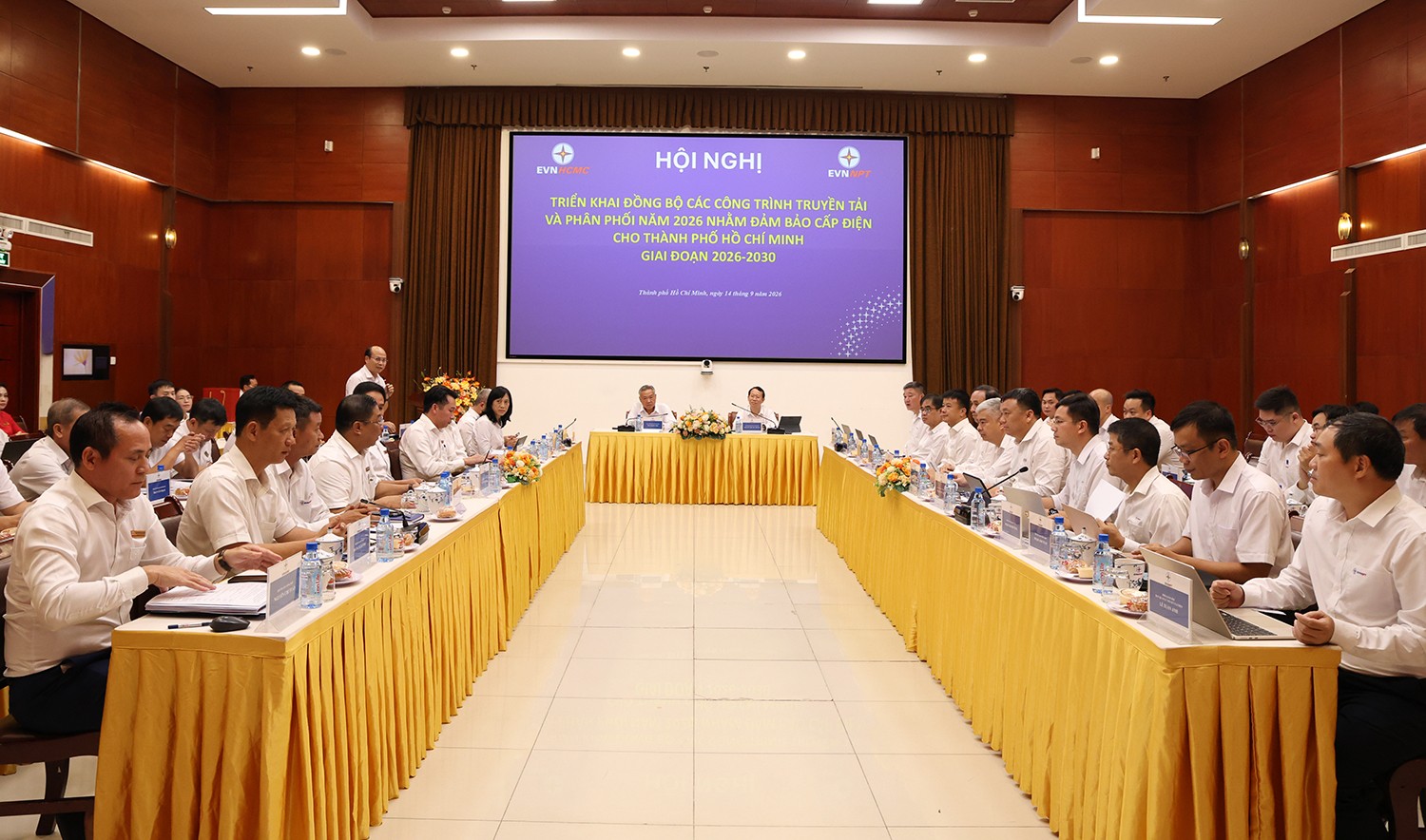 EVNNPT và EVNHCMC đồng bộ đầu tư, bảo đảm điện cho TP.HCM giai đoạn 2026-2030 EVNNPT và EVNHCMC đồng bộ đầu tư, bảo đảm điện cho TP HCM giai đoạn 2026-2030