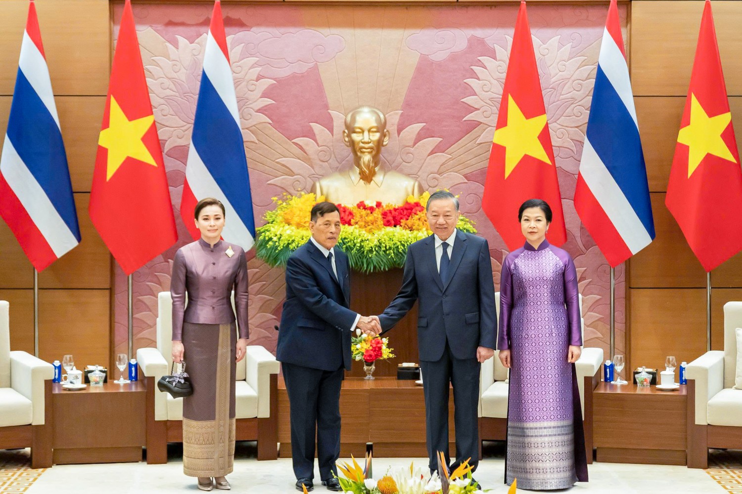 Tổng Bí thư, Chủ tịch nước Tô Lâm chủ trì Lễ đón chính thức Nhà vua Vương quốc Thái Lan và Hoàng hậu