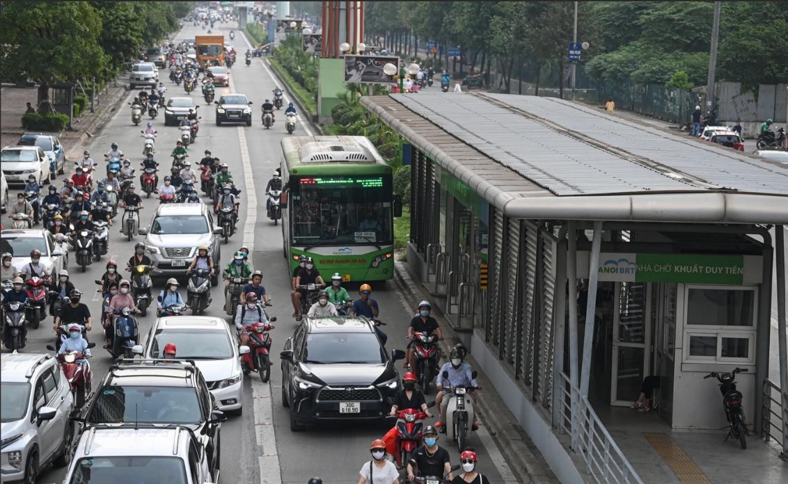 Hà Nội cho phép ô tô, xe máy được đi vào làn BRT trục Láng Hạ - Giảng Võ Hà Nội cho phép ô tô, xe máy được đi vào làn BRT trục Láng Hạ - Giảng Võ