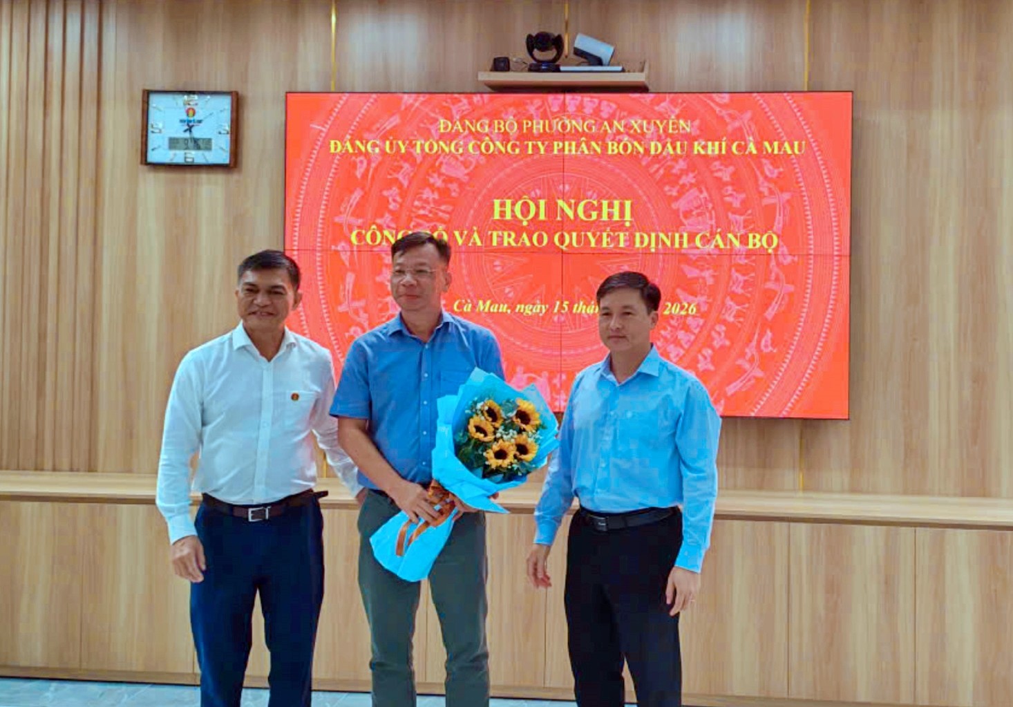 Đảng ủy PVCFC công bố các quyết định về công tác cán bộ Đảng ủy PVCFC công bố các quyết định về công tác cán bộ