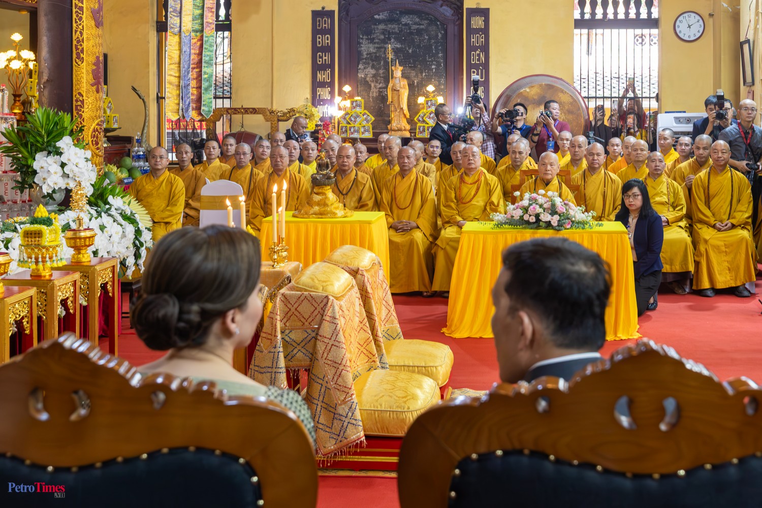 Nhà vua Thái Lan và Hoàng hậu dự lễ cầu an tại chùa Quán Sứ
