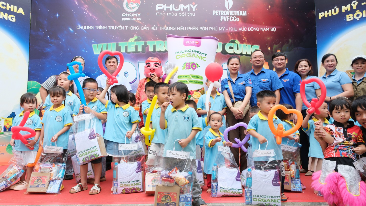 Phú Mỹ mang Tết Trung thu yêu thương đến con em nhà nông PVFCCo - Phú Mỹ mang Tết Trung thu yêu thương đến con em nhà nông