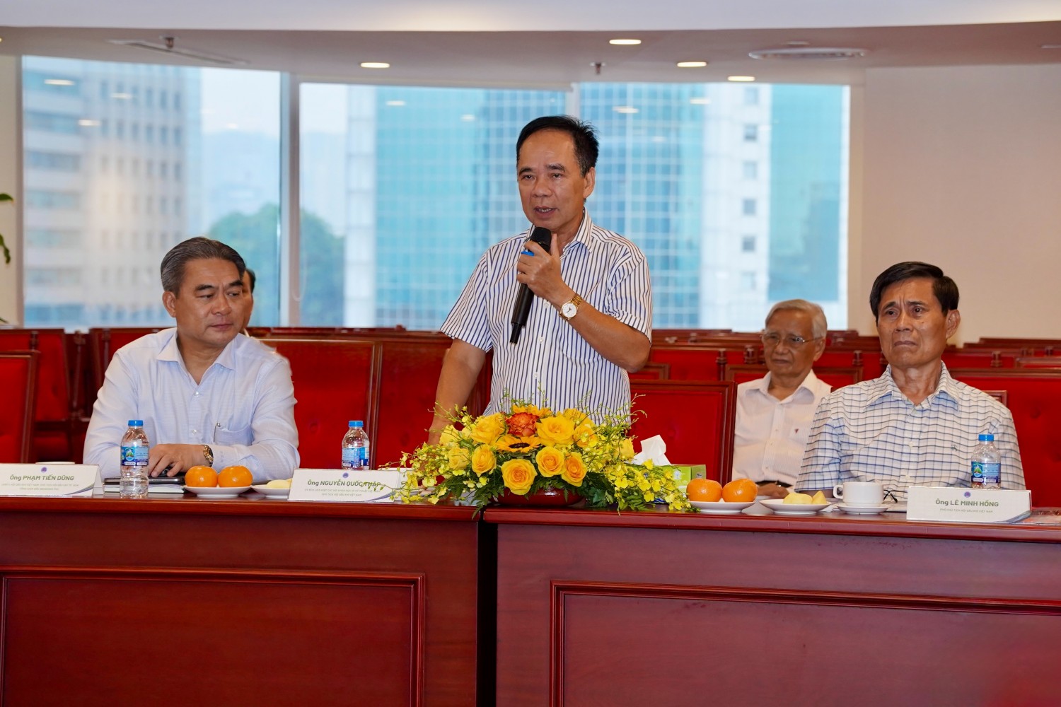 Chi hội Dầu khí TP HCM họp Ban Chấp hành, tọa đàm về tác động địa chính trị đối với ngành dầu khí - năng lượng