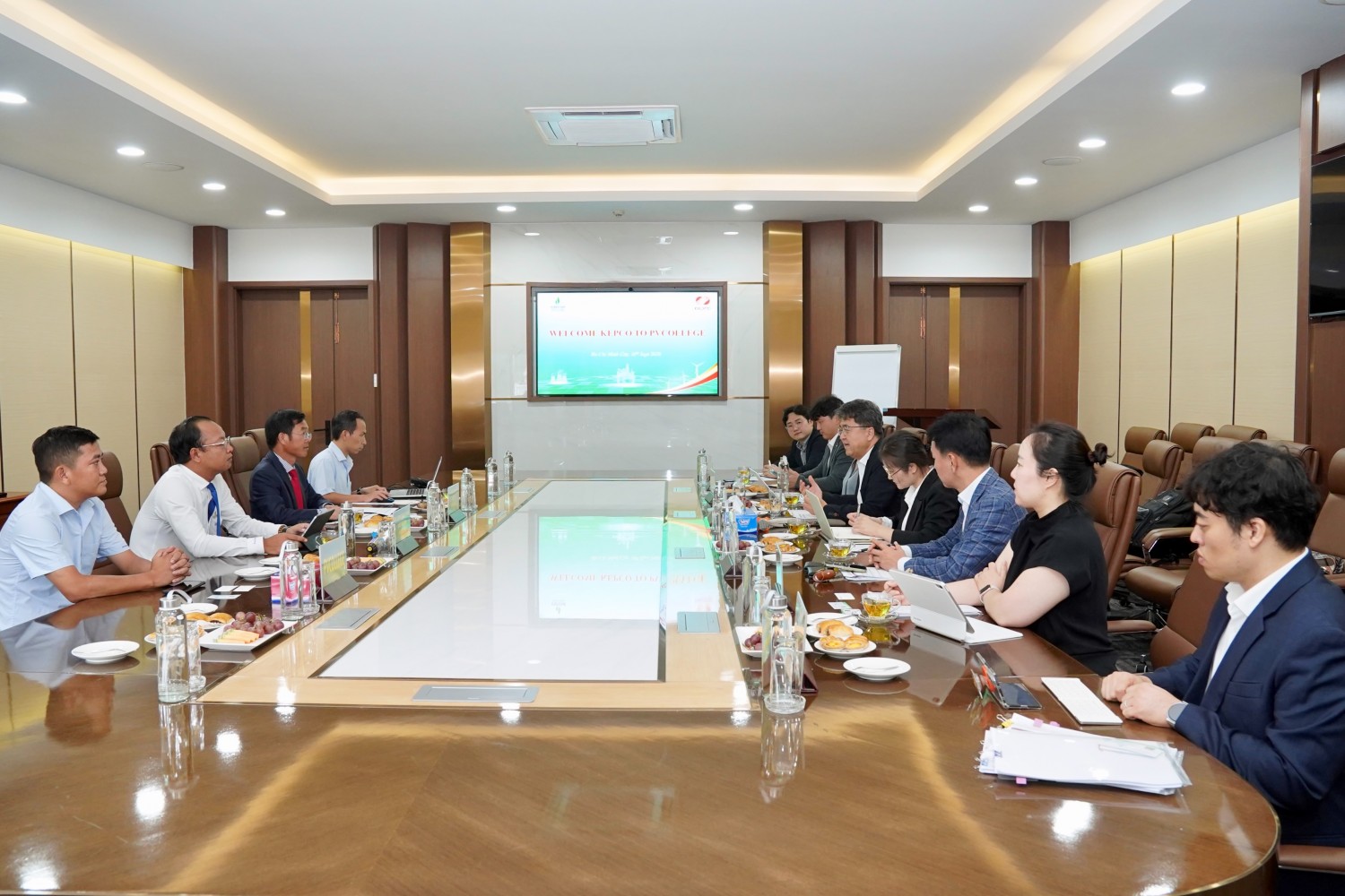 PVCollege và đối tác Hàn Quốc trao đổi hợp tác đào tạo nhân lực điện hạt nhân PV College và đối tác Hàn Quốc trao đổi hợp tác đào tạo nhân lực điện hạt nhân