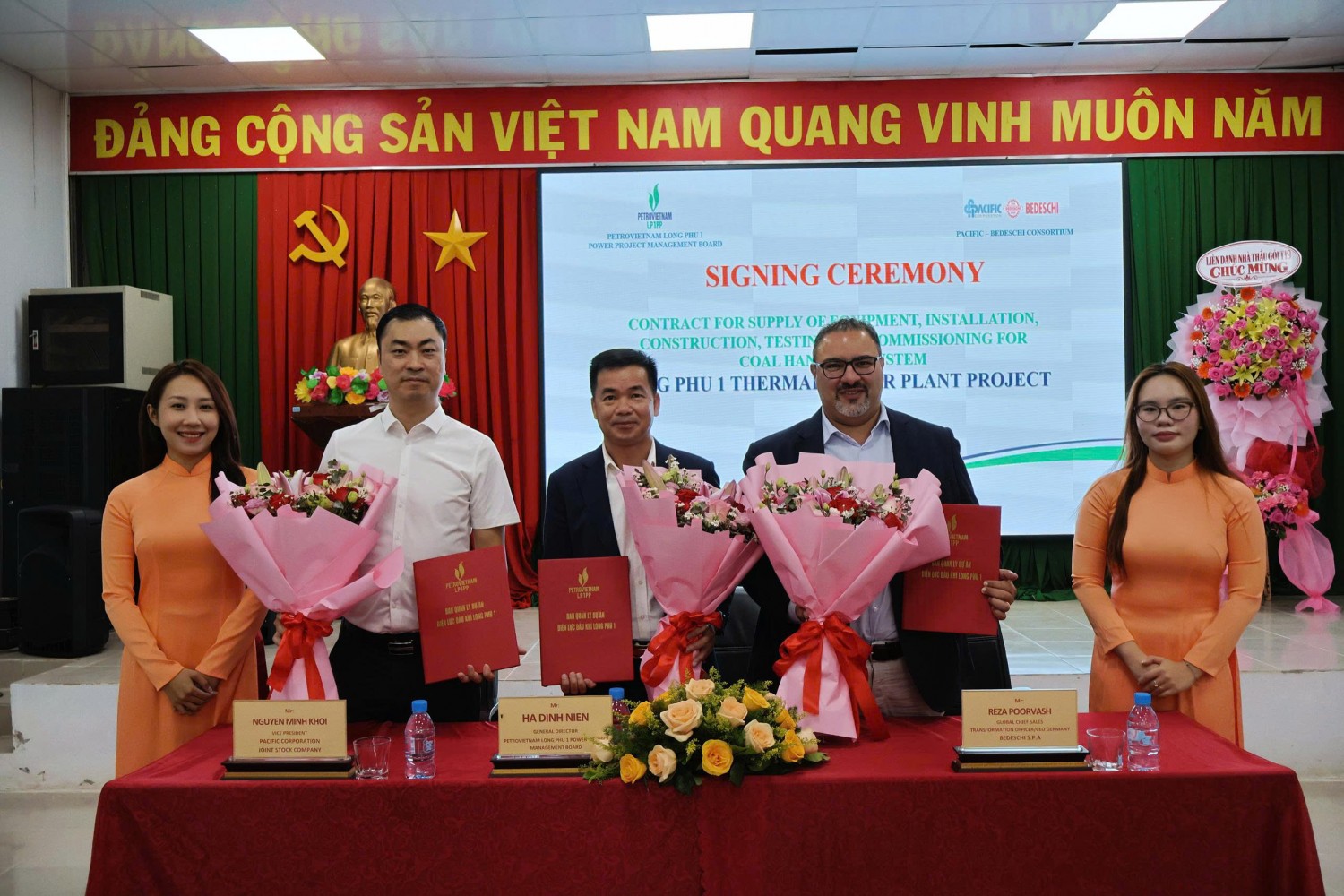 Ký kết hợp đồng thi công hệ thống vận chuyển nhiên liệu Dự án NMNĐ Long Phú 1