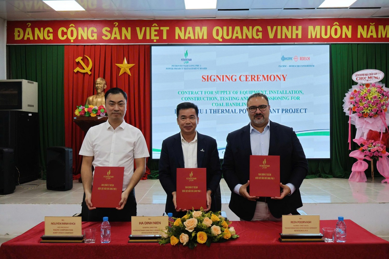 Ký kết hợp đồng thi công hệ thống vận chuyển nhiên liệu Dự án NMNĐ Long Phú 1