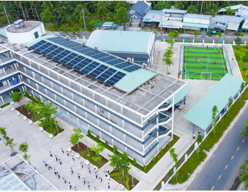 Đẩy nhanh lắp điện mặt trời mái nhà tại công sở, trường học, bệnh viện