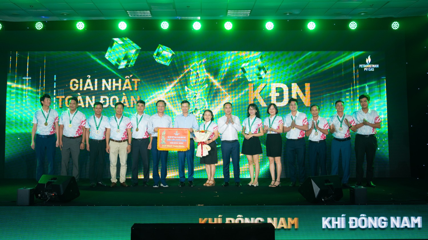 PV GAS kỷ niệm 36 năm thành lập: Tiếp lửa khát vọng, vững bước tương lai PV GAS kỷ niệm 36 năm thành lập: Tiếp lửa khát vọng, vững bước tương lai