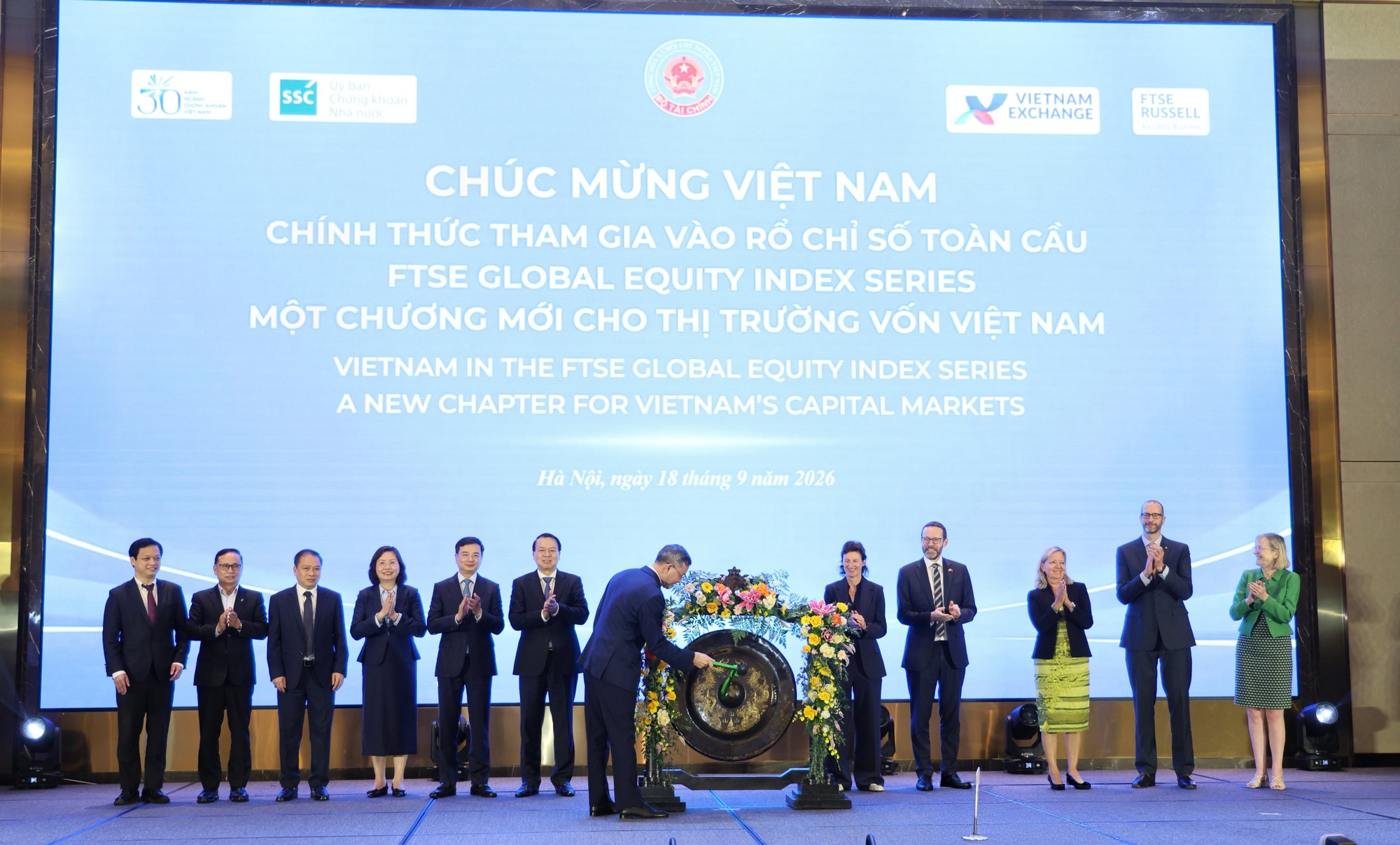Nâng hạng thị trường chứng khoán, nâng chuẩn nền kinh tế