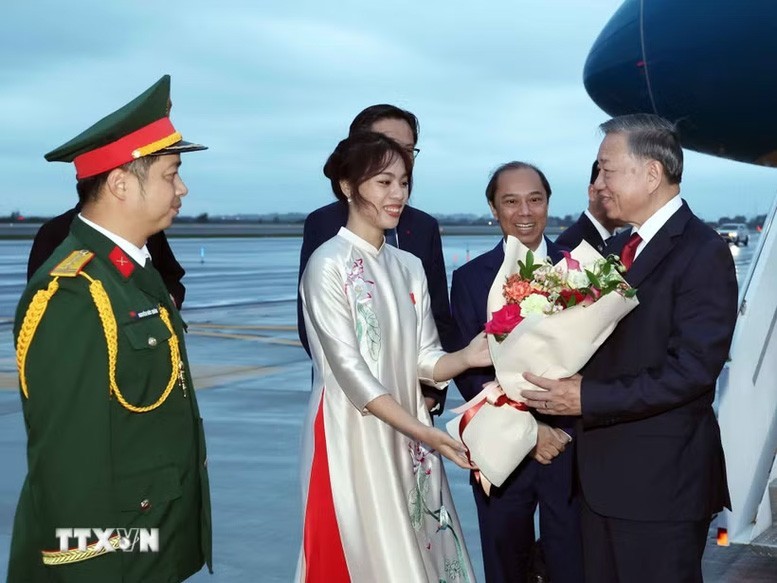 Tổng Bí thư, Chủ tịch nước Tô Lâm đến New York, bắt đầu chuyến tham dự Phiên thảo luận cấp cao Đại hội đồng Liên Hợp Quốc Khóa 81 và hoạt động song phương tại Hoa Kỳ - Ảnh: TTXVN Tổng Bí thư, Chủ tịch nước Tô Lâm đến New York, bắt đầu chuyến tham dự Phiên thảo luận cấp cao Đại hội đồng Liên Hợp Quốc Khóa 81 và hoạt động song phương tại Hoa Kỳ - Ảnh: TTXVN