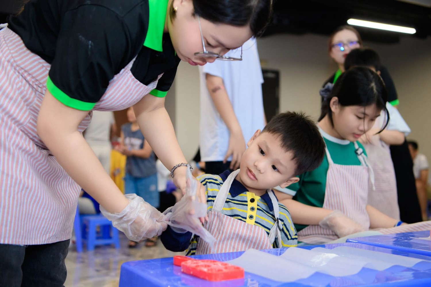 “Giấc mơ tuổi thơ” của các cháu thiếu nhi PVOIL trong mùa Trung thu