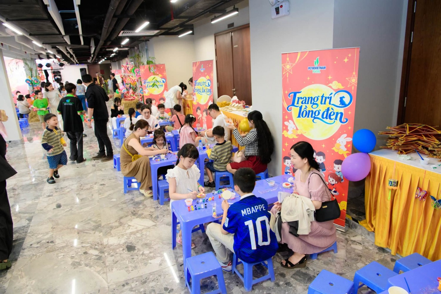 “Giấc mơ tuổi thơ” của các cháu thiếu nhi PVOIL trong mùa Trung thu
