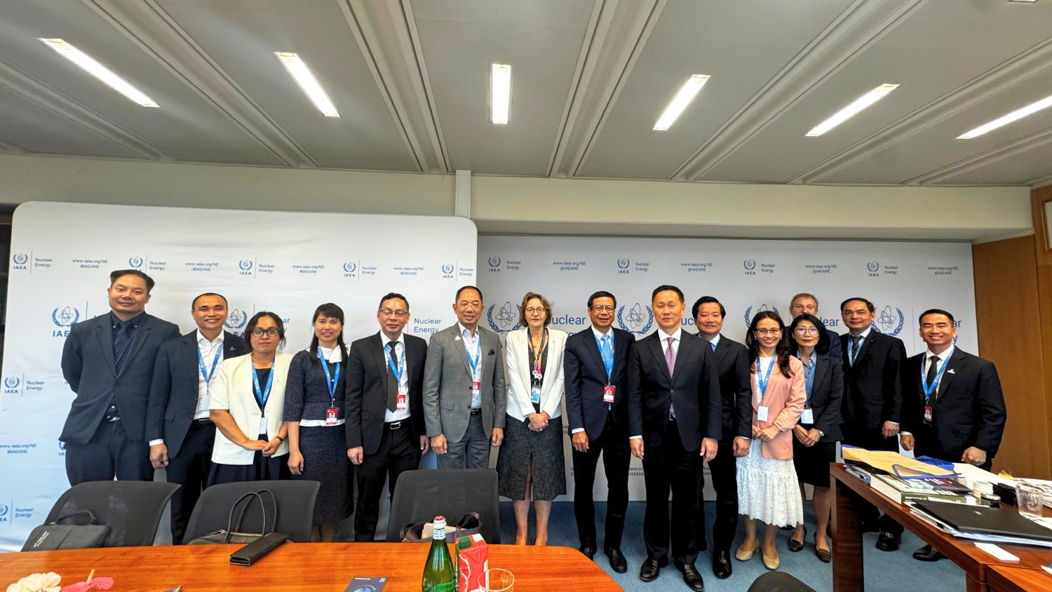 Đoàn công tác làm việc với bà Karine Herviou, Phó Tổng Giám đốc IAEA phụ trách An toàn và An ninh hạt nhân. Đoàn công tác làm việc với bà Karine Herviou, Phó Tổng Giám đốc IAEA phụ trách An toàn và An ninh hạt nhân.