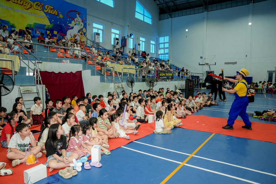 “Vầng trăng cổ tích”: Mang Trung thu ấm áp đến với con em người lao động BSPPT “Vầng trăng cổ tích”: Mang Trung thu ấm áp đến với con em người lao động BSPPT