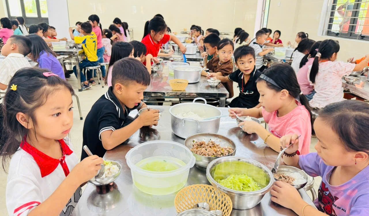 [Chùm ảnh] "Ngôi nhà thứ hai" ấm áp nơi biên cương