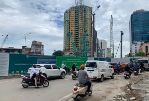 Hà Nội điều chỉnh giao thông Vành đai 1 đoạn thi công cầu vượt Nguyễn Chí Thanh