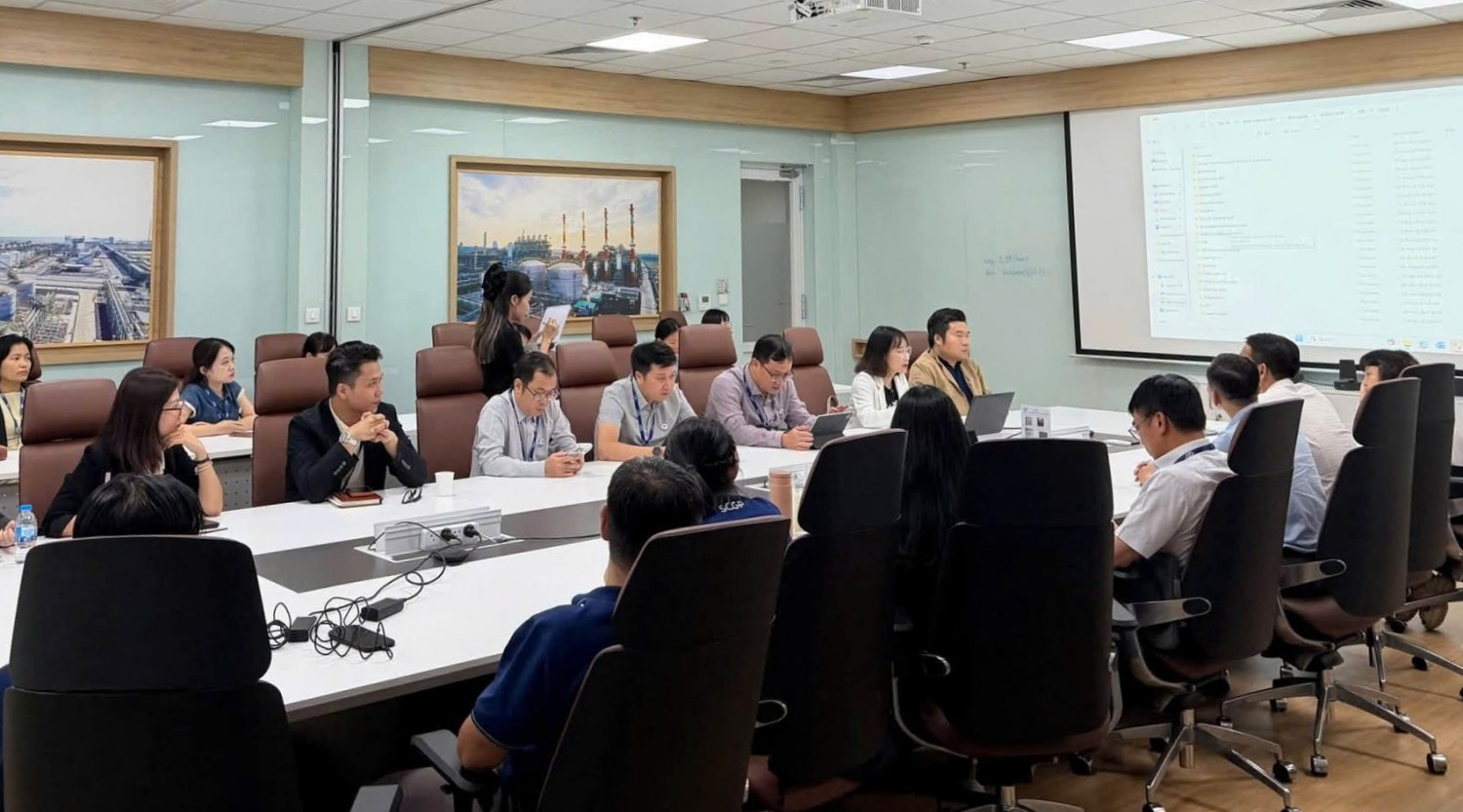 Vietsovpetro và LSP trao đổi kinh nghiệm về gắn kết người lao động Vietsovpetro và LSP trao đổi kinh nghiệm về gắn kết người lao động