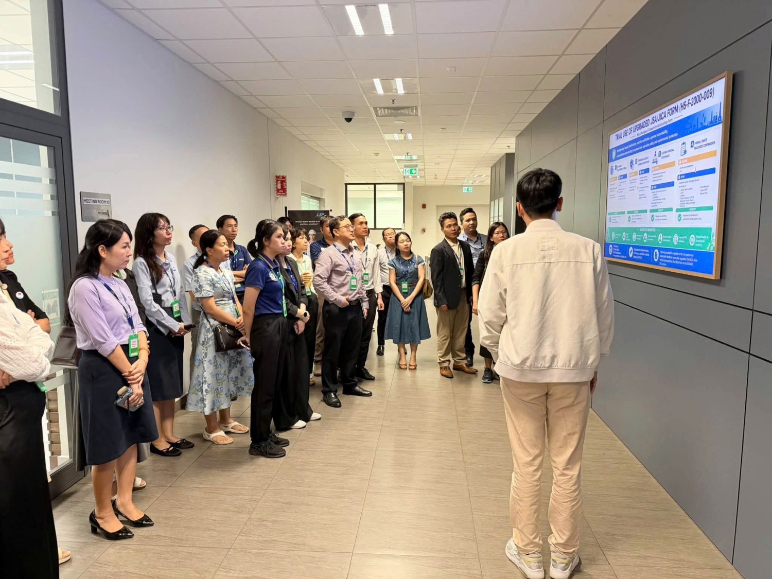 Vietsovpetro và LSP trao đổi kinh nghiệm về gắn kết người lao động Vietsovpetro và LSP trao đổi kinh nghiệm về gắn kết người lao động