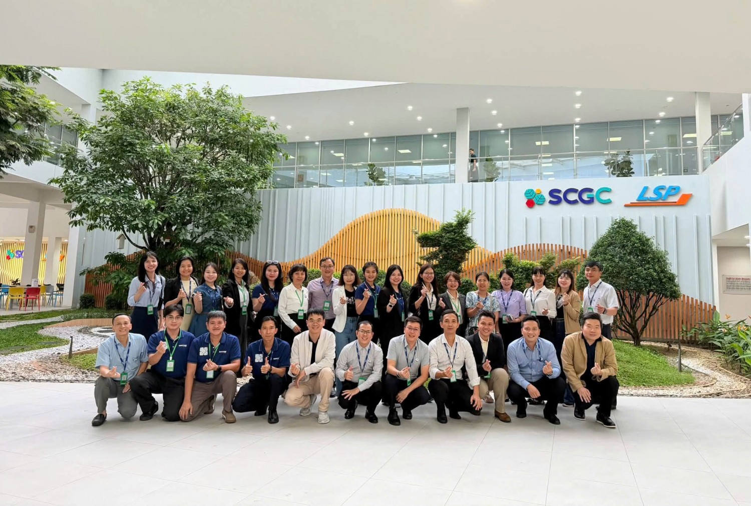 Vietsovpetro và LSP trao đổi kinh nghiệm về gắn kết người lao động Vietsovpetro và LSP trao đổi kinh nghiệm về gắn kết người lao động