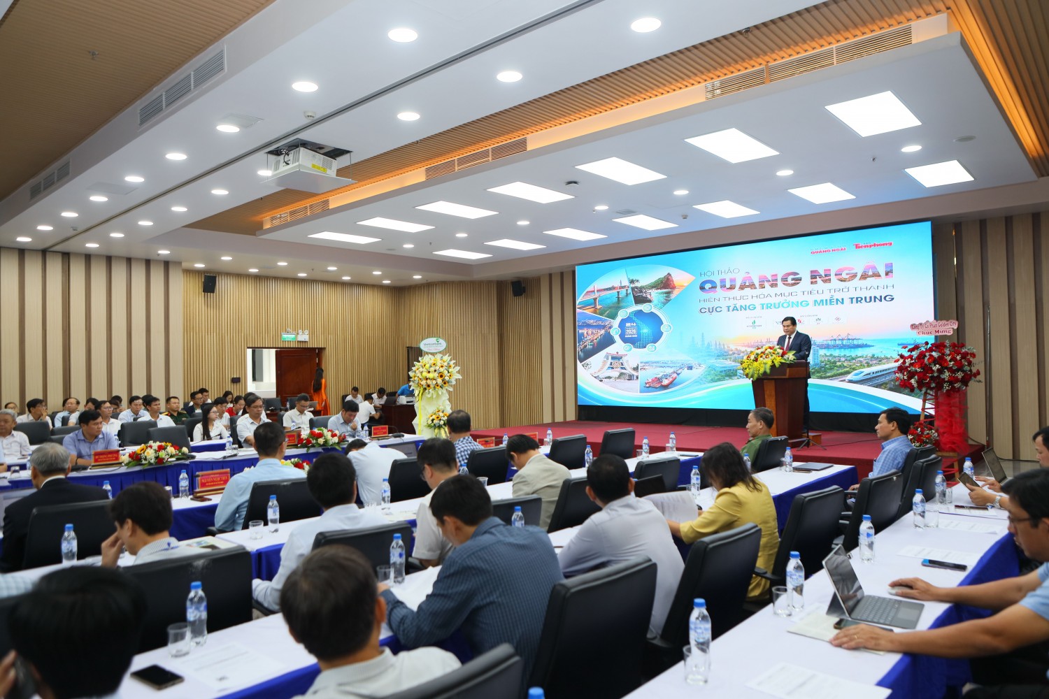 Quảng Ngãi định hình động lực mới để trở thành cực tăng trưởng miền Trung Quảng Ngãi định hình động lực mới để trở thành cực tăng trưởng miền Trung