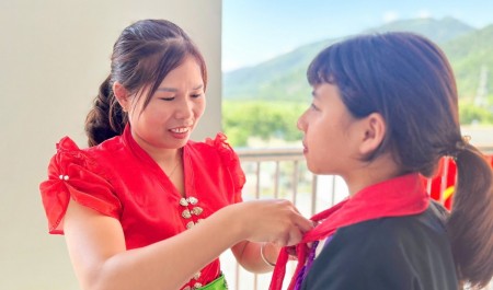 Ấm áp tình thầy trò trong mùa trăng đầu tiên ở ngôi trường mới