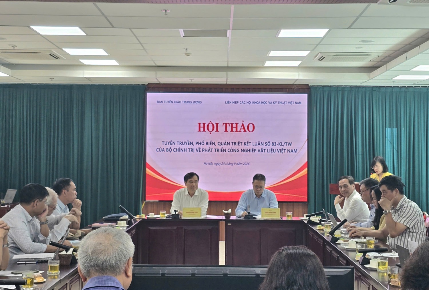 Công nghiệp vật liệu: Từ tài nguyên đến làm chủ chuỗi giá trị Công nghiệp vật liệu: Từ tài nguyên đến làm chủ chuỗi giá trị