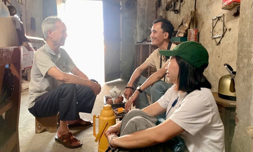 Ba cuộc trò chuyện ở làng bạc Đồng Xâm
