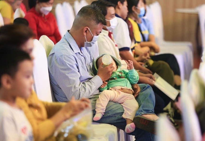 5 năm “Cùng con đi tiếp cuộc đời”: Kiên trì đồng hành để trẻ mồ côi vững bước tương lai 5 năm “Cùng con đi tiếp cuộc đời”: Kiên trì đồng hành để trẻ mồ côi vững bước tương lai