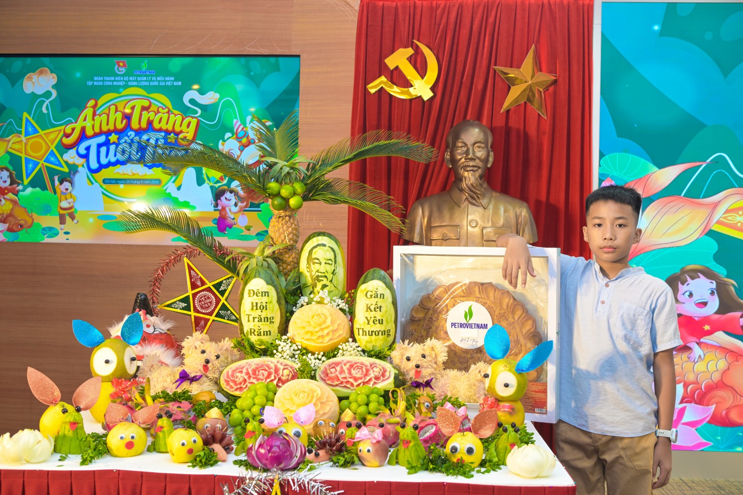 Đoàn Thanh niên BMQL&ĐH PETROVIETNAM mang “Ánh trăng tuổi thơ” đến với các em nhỏ Đoàn Thanh niên BMQL&ĐH PETROVIETNAM mang “Ánh trăng tuổi thơ” đến với các em nhỏ